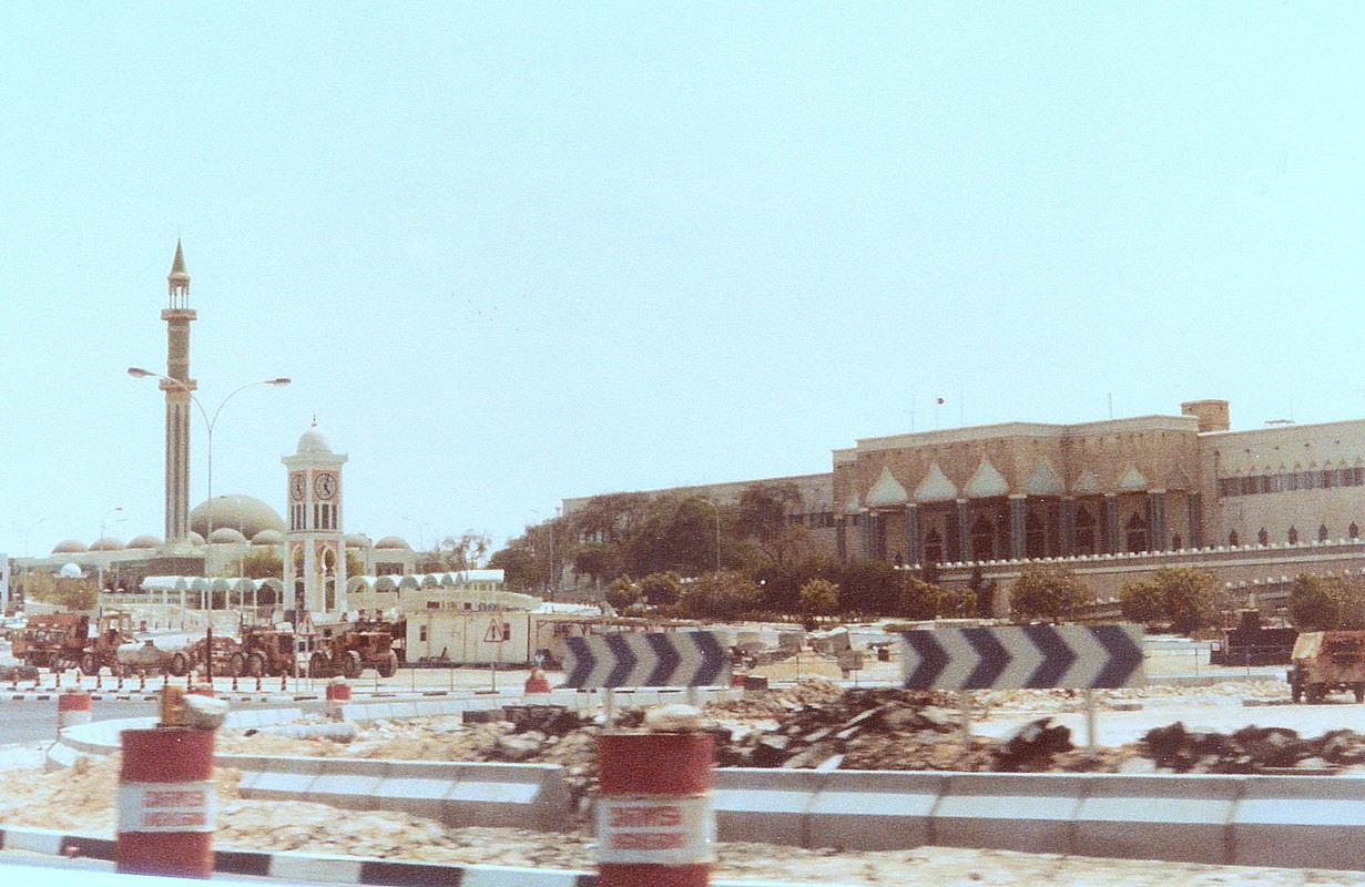 Loat anh quy hiem ve dat nuoc Qatar thap nien 1980 (1)-Hinh-8