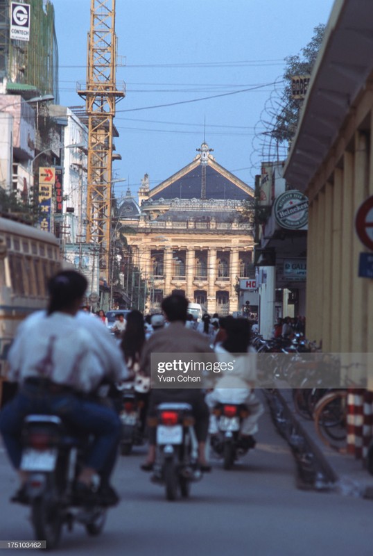 Ảnh không đụng hàng về cuộc sống ở Hà Nội năm 1996 (2) - Hình 4 Anh khong dung hang ve cuoc song o Ha Noi nam 1996 (2)-Hinh-4