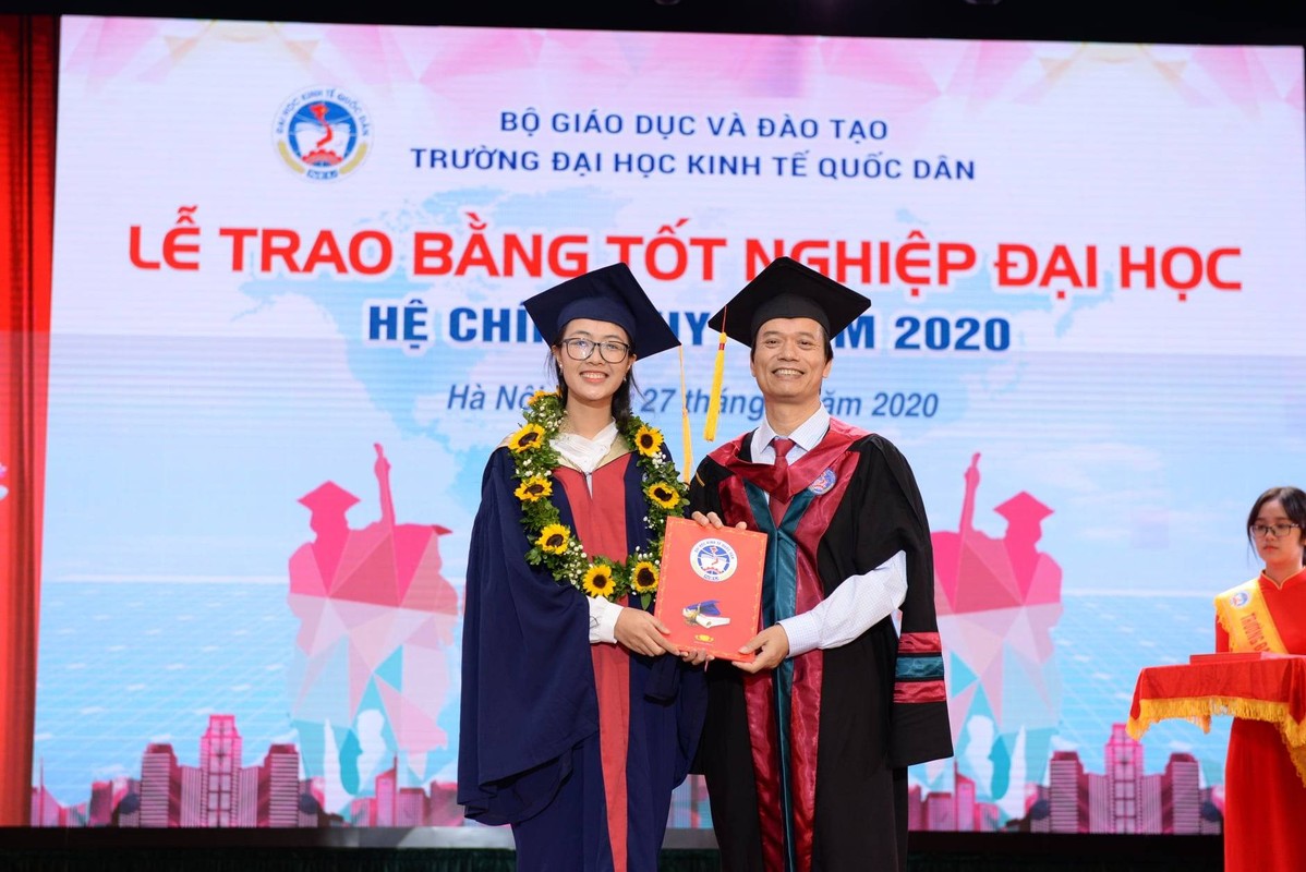 Thu khoa DH Kinh te Quoc dan vao chung ket Hoa hau Viet Nam 2022-Hinh-5