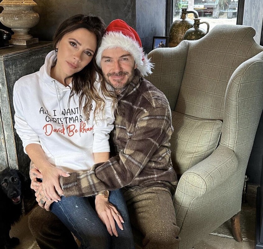Messi gây sốt khi khoe clip quay cảnh vợ nhảy đón Noel - Hình 8 Messi gay sot khi khoe clip quay canh vo nhay don Noel-Hinh-8