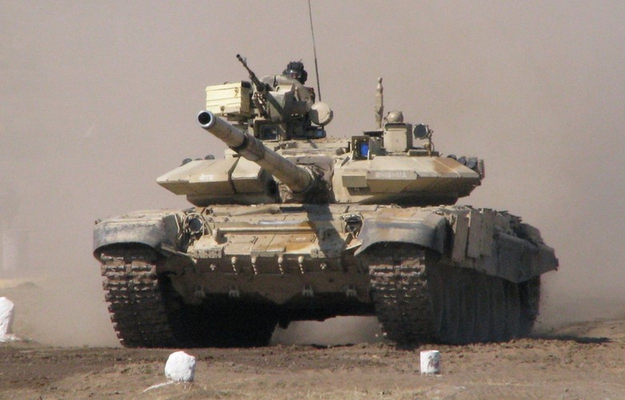 Ly do bat ngo khien An Do mua them 400 xe tang T-90S cua Nga-Hinh-12