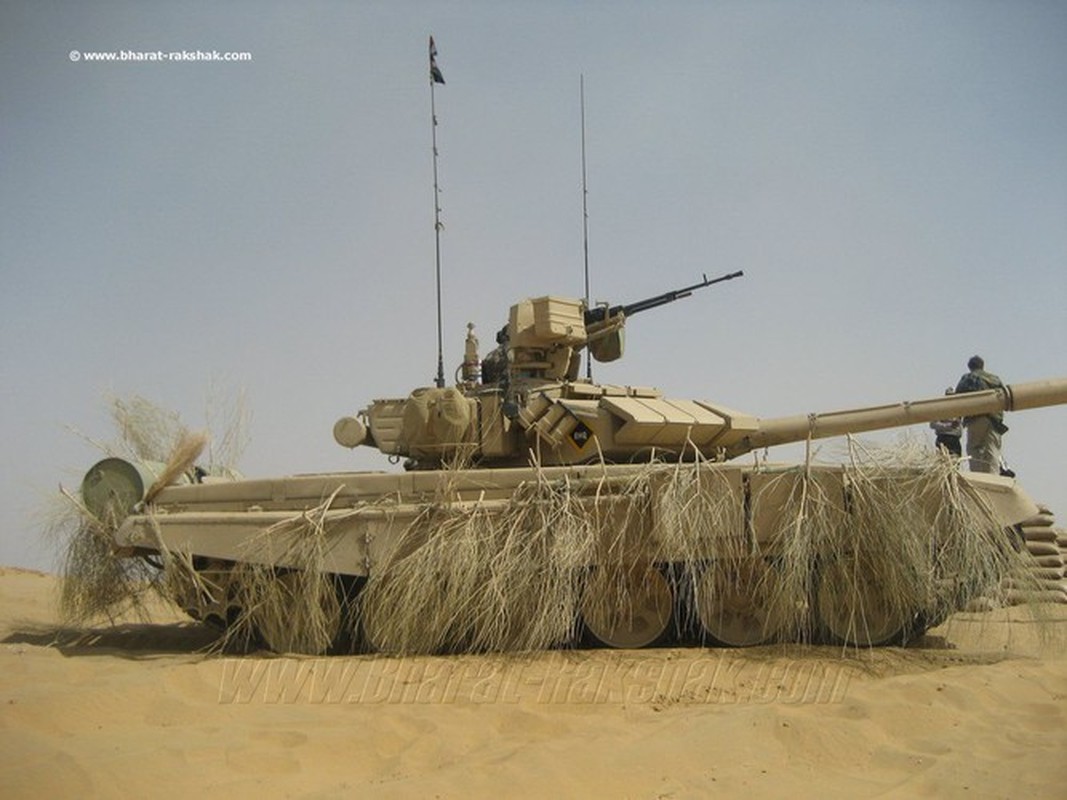 Ly do bat ngo khien An Do mua them 400 xe tang T-90S cua Nga-Hinh-14