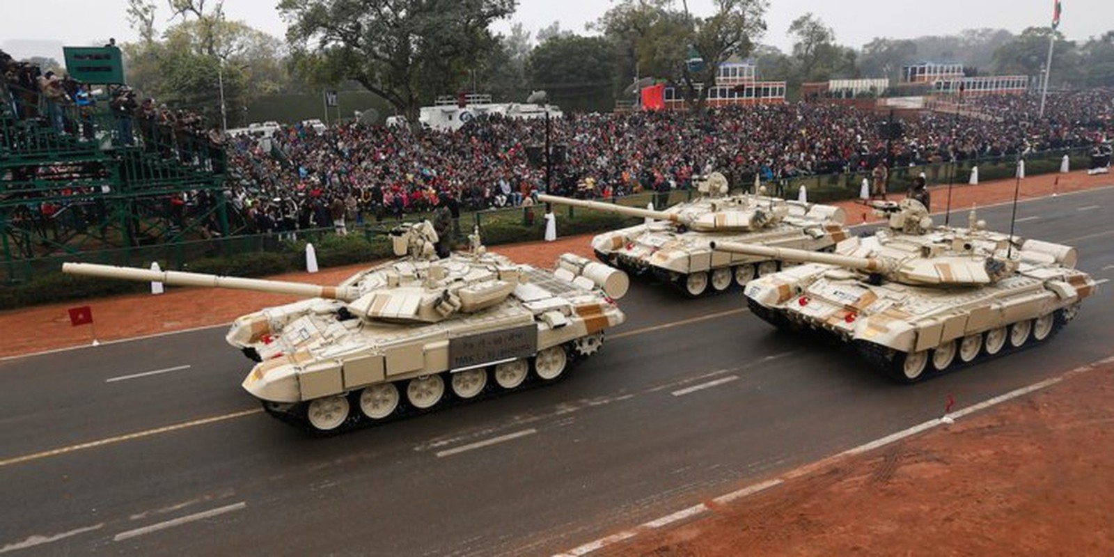 Ly do bat ngo khien An Do mua them 400 xe tang T-90S cua Nga-Hinh-5