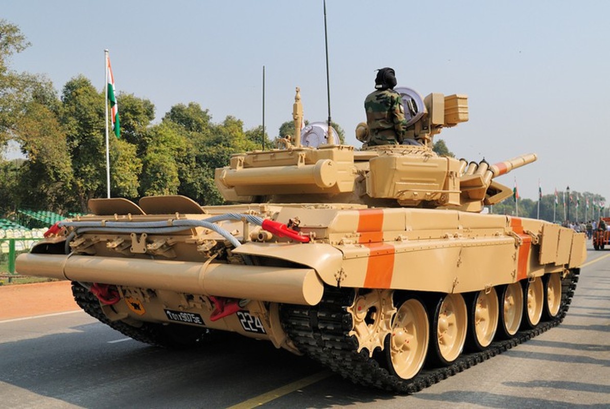 Ly do bat ngo khien An Do mua them 400 xe tang T-90S cua Nga-Hinh-7