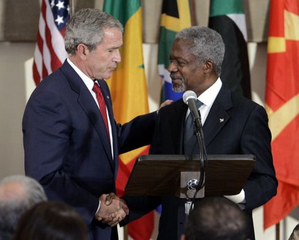 Loat hinh an tuong ong Kofi Annan ben cac nguyen thu the gioi-Hinh-7