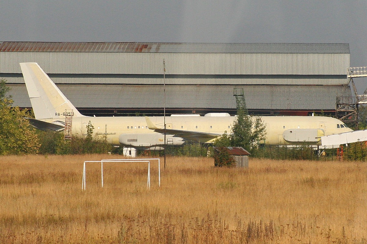 Nga dieu may bay trinh sat Tu-214R vao chien truong Ukraine-Hinh-16