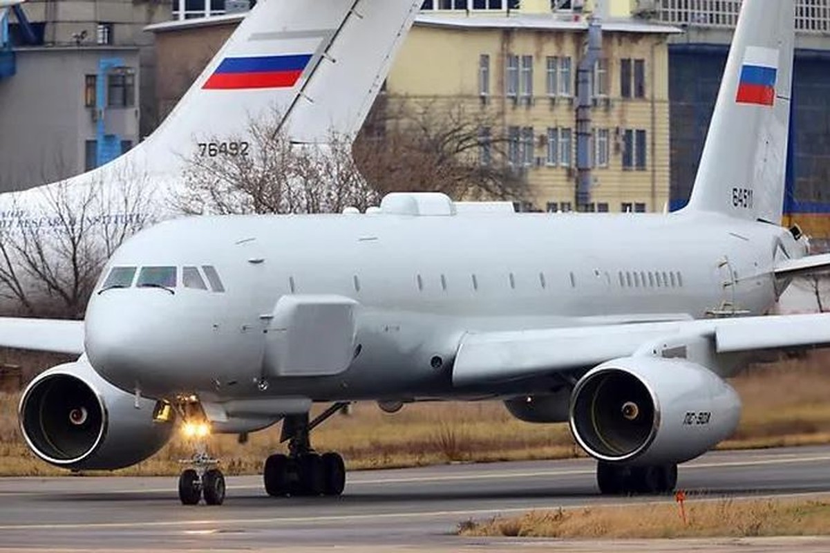 Nga dieu may bay trinh sat Tu-214R vao chien truong Ukraine-Hinh-7