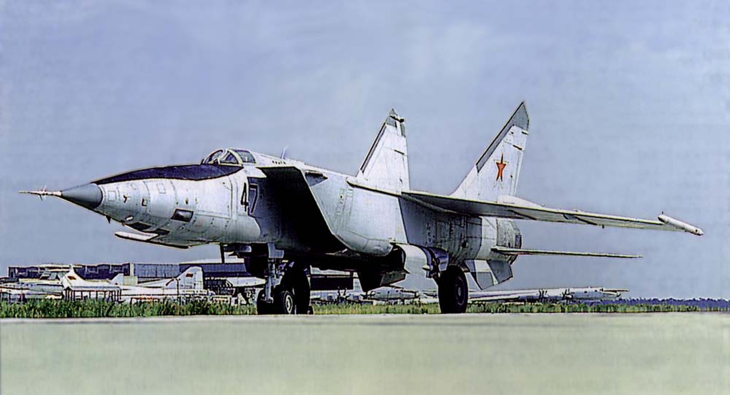 Cach tiem kich MiG-25 tung khien ca NATO hoang loan-Hinh-10