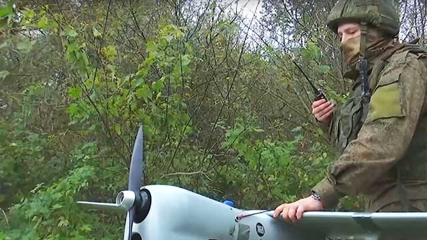 Xem UAV Lancet "đuổi cùng diệt tận" tên lửa phòng không S-300 - Hình 8 Xem UAV Lancet