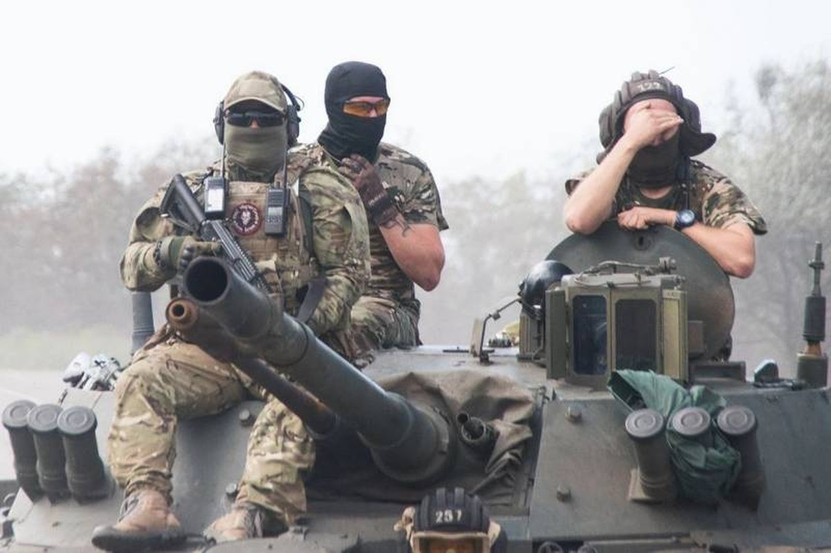 Chien truong Donbass ac liet chua tung thay, phao binh hai ben ban do nong-Hinh-12