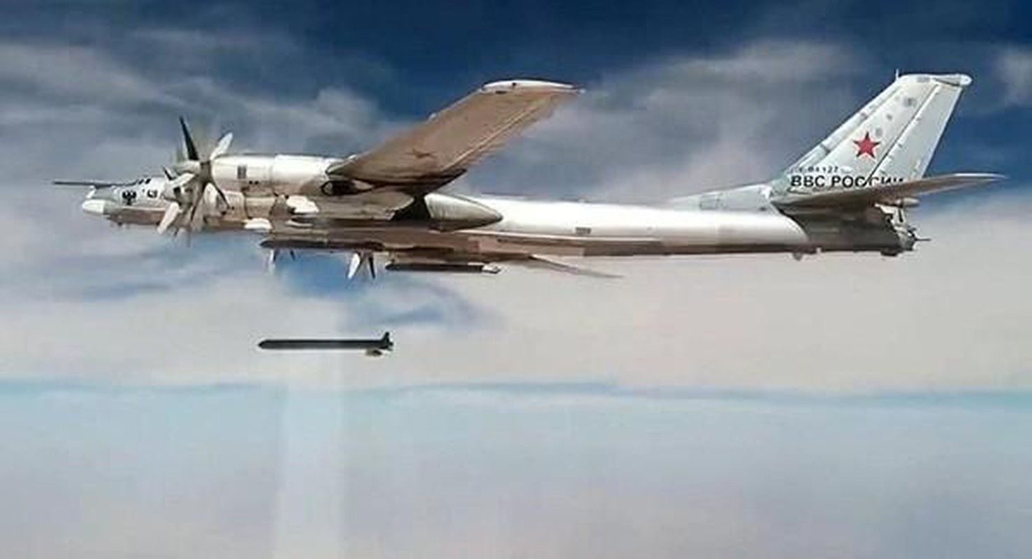 Ukraine bat ngo phan kich Nga bang UAV tan cong tam xa?-Hinh-10
