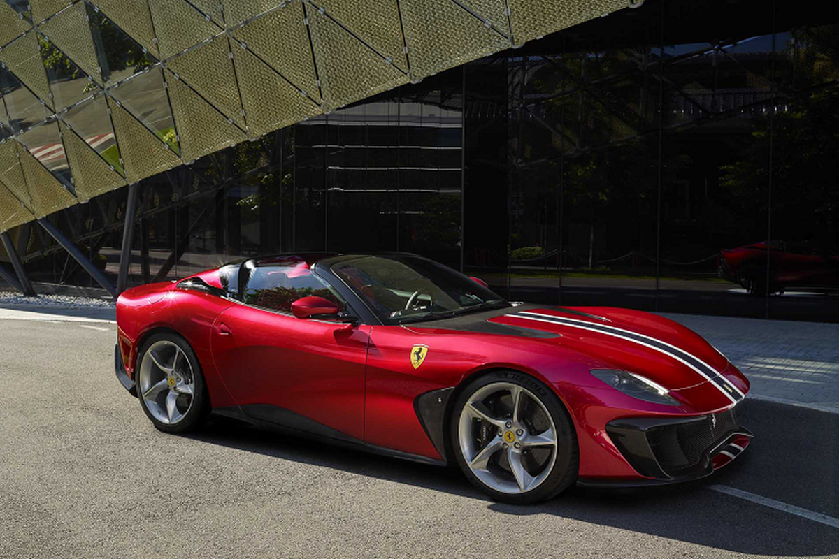 Ferrari SP51 - sieu pham mui tran 