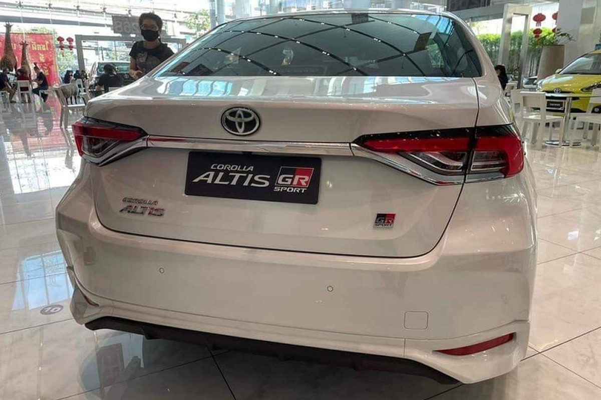 Toyota Corolla Altis GR-S sap ban tai Viet Nam, Honda Civic RS de chung?-Hinh-4