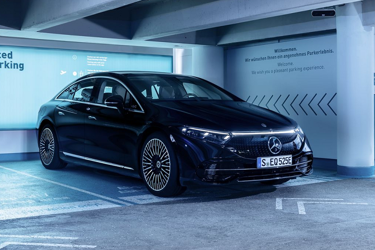 Hệ thống đỗ xe không người lái đầu tiên cấp phép cho Mercedes-Benz - Hình 2 He thong do xe khong nguoi lai dau tien cap phep cho Mercedes-Benz-Hinh-2
