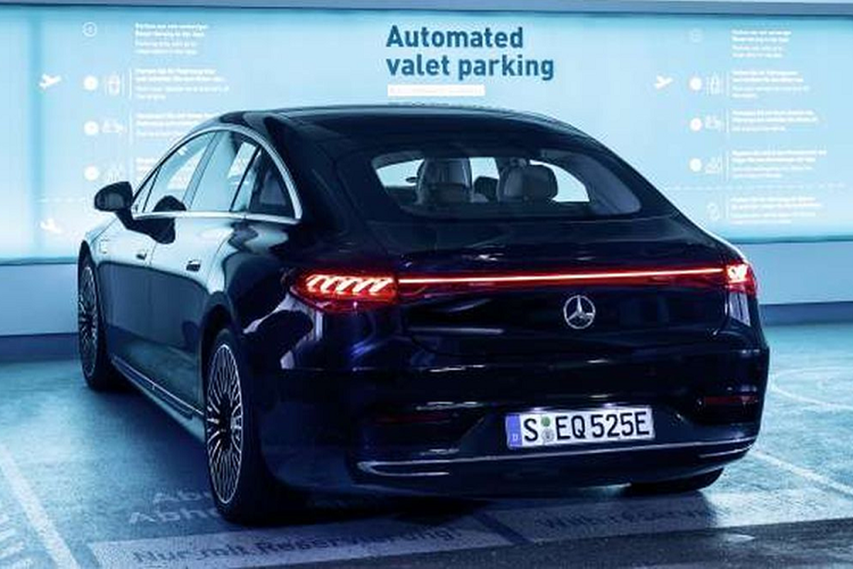 Hệ thống đỗ xe không người lái đầu tiên cấp phép cho Mercedes-Benz - Hình 3 He thong do xe khong nguoi lai dau tien cap phep cho Mercedes-Benz-Hinh-3