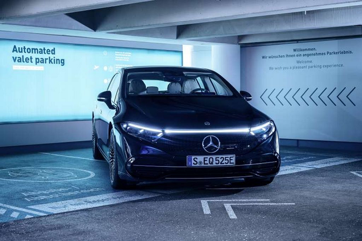 Hệ thống đỗ xe không người lái đầu tiên cấp phép cho Mercedes-Benz He thong do xe khong nguoi lai dau tien cap phep cho Mercedes-Benz