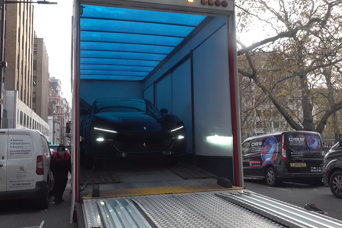 Ferrari Purosangue triệu đô lần đầu "bát phố", đắt gấp đôi Lamborghini Urus - Hình 2 Ferrari Purosangue trieu do lan dau