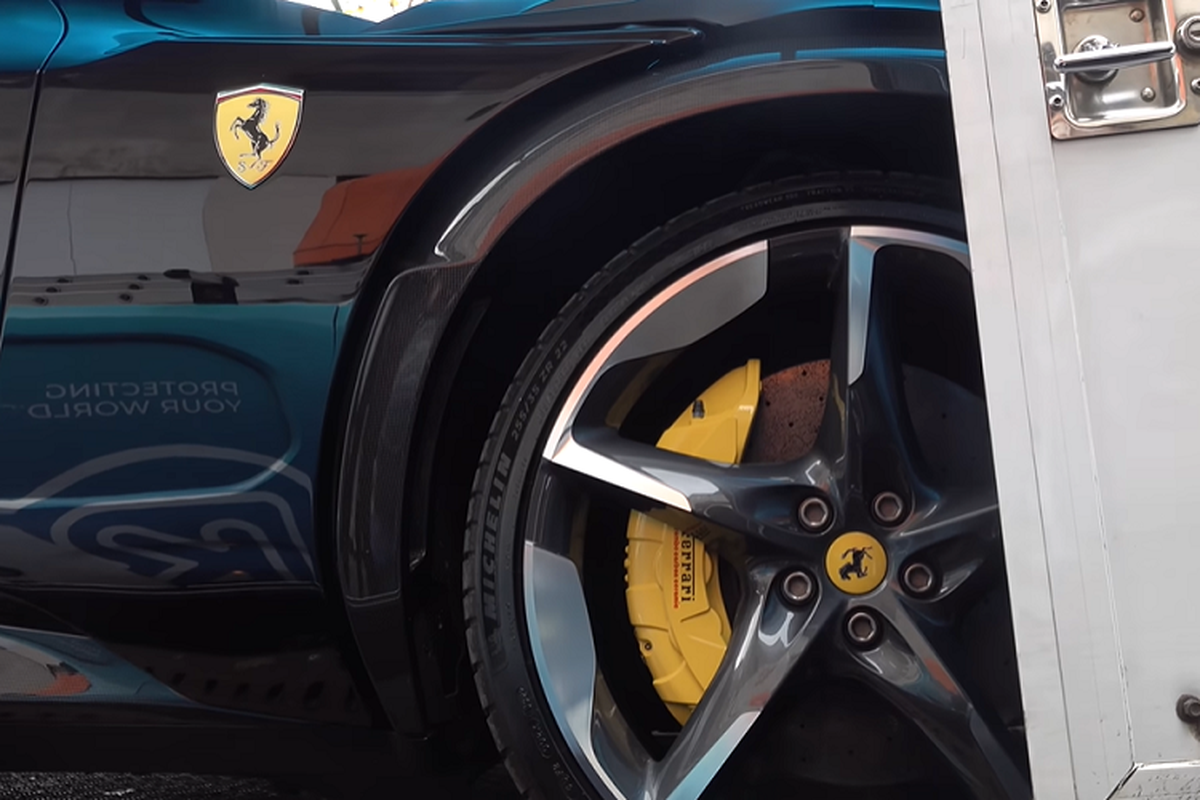 Ferrari Purosangue triệu đô lần đầu "bát phố", đắt gấp đôi Lamborghini Urus - Hình 5 Ferrari Purosangue trieu do lan dau