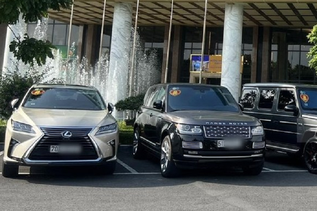 Dàn xe SUV hạng sang hơn 30 tỷ đồng rước dâu tại Cần Thơ - Hình 6 Dan xe SUV hang sang hon 30 ty dong ruoc dau tai Can Tho-Hinh-6