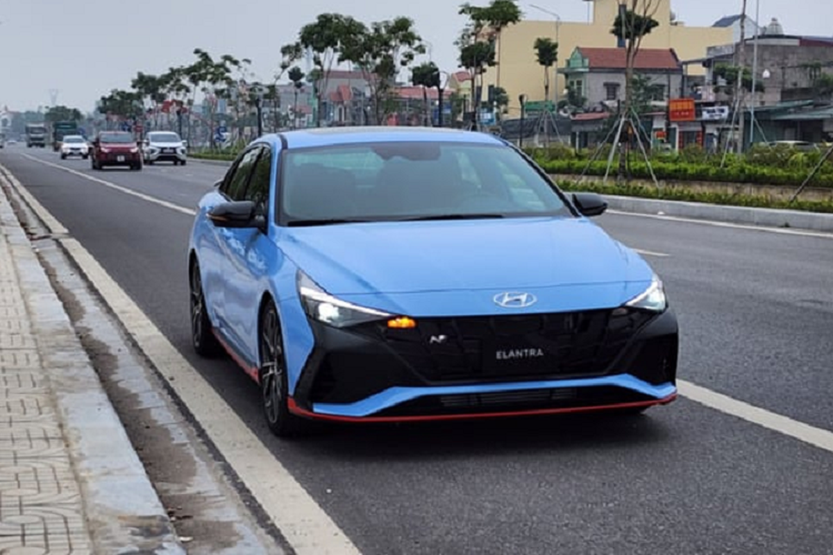 Hyundai Elantra N 2023 lộ giá bán, khoảng 2 tỷ đồng tại Việt Nam? - Hình 3 Hyundai Elantra N 2023 lo gia ban, khoang 2 ty dong tai Viet Nam?-Hinh-3