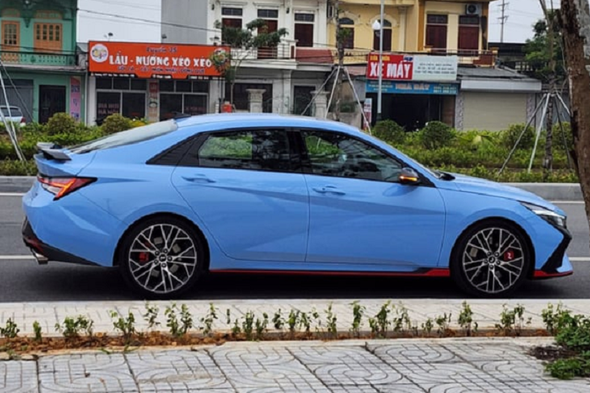 Hyundai Elantra N 2023 lộ giá bán, khoảng 2 tỷ đồng tại Việt Nam? - Hình 4 Hyundai Elantra N 2023 lo gia ban, khoang 2 ty dong tai Viet Nam?-Hinh-4