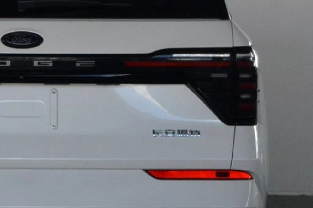 Ford Edge 2023 tiết kiệm xăng lộ diện, ra mắt tháng cuối năm 2022 - Hình 8 Ford Edge 2023 tiet kiem xang lo dien, ra mat thang cuoi nam 2022-Hinh-8