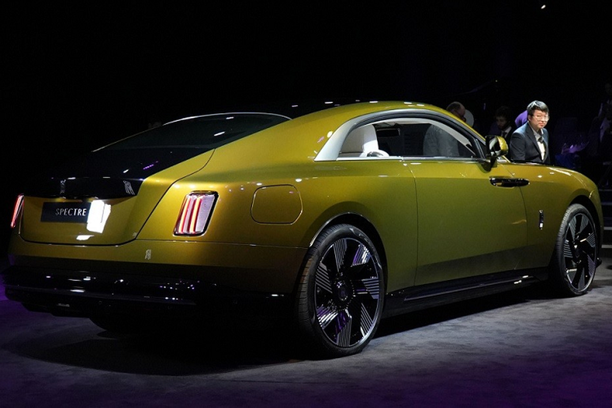 Rolls-Royce Spectre chạy điện gần 20 tỷ, ra mắt "sát vách" Việt Nam - Hình 12 Rolls-Royce Spectre chay dien gan 20 ty, ra mat