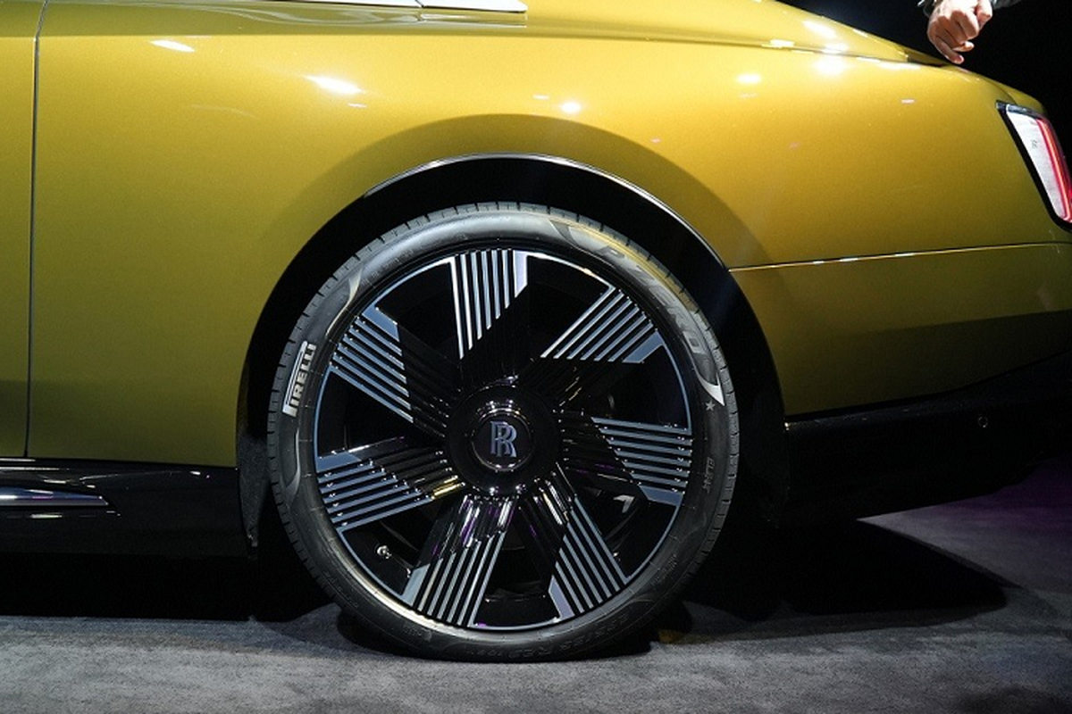Rolls-Royce Spectre chạy điện gần 20 tỷ, ra mắt "sát vách" Việt Nam - Hình 6 Rolls-Royce Spectre chay dien gan 20 ty, ra mat