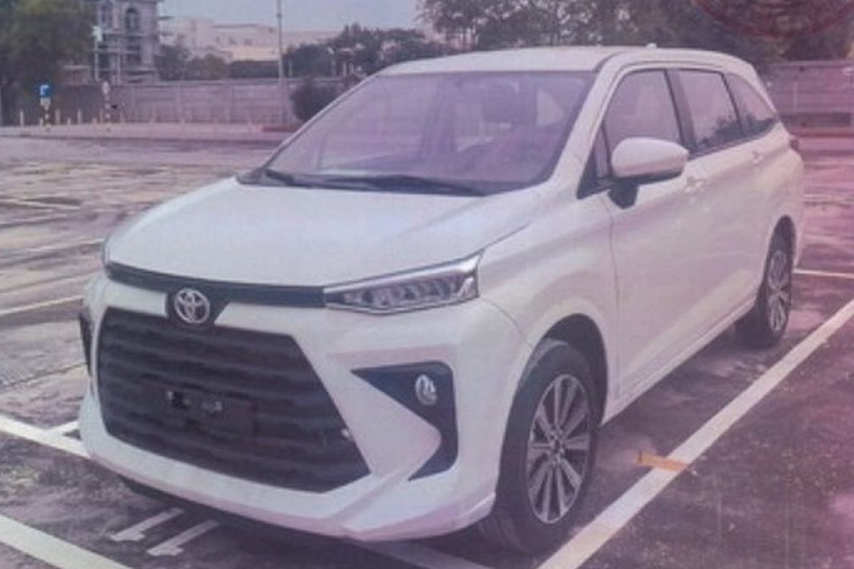 Chi tiết Toyota Veloz Cross và Avanza Premio giá rẻ lắp ráp Việt Nam Chi tiet Toyota Veloz Cross va Avanza Premio gia re lap rap Viet Nam