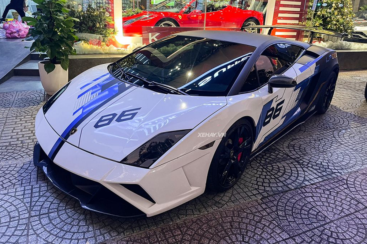 "Soi" Lamborghini Gallardo LP560-4 độ Squadra Corse độc nhất Việt Nam