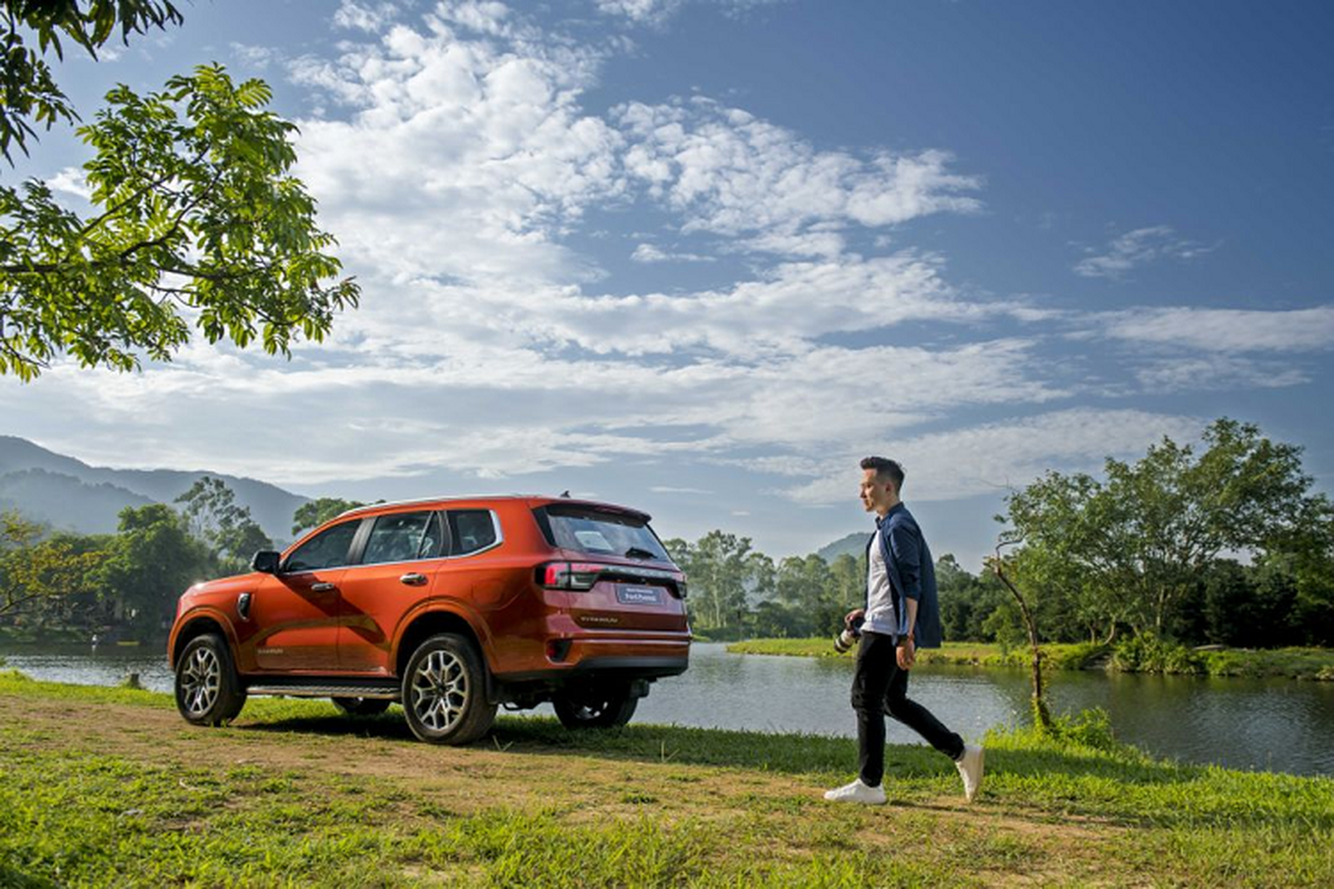 Cận cảnh Ford Everest Titanium 4x2 2023 gần 1,3 tỷ tại Việt Nam - Hình 5 Can canh Ford Everest Titanium 4x2 2023 gan 1,3 ty tai Viet Nam-Hinh-5