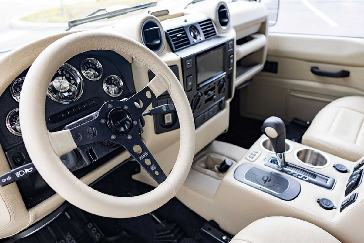 Ngắm bộ đôi Land Rover Defender 90 Restomod "hàng thửa" từ ECD - Hình 3 Ngam bo doi Land Rover Defender 90 Restomod
