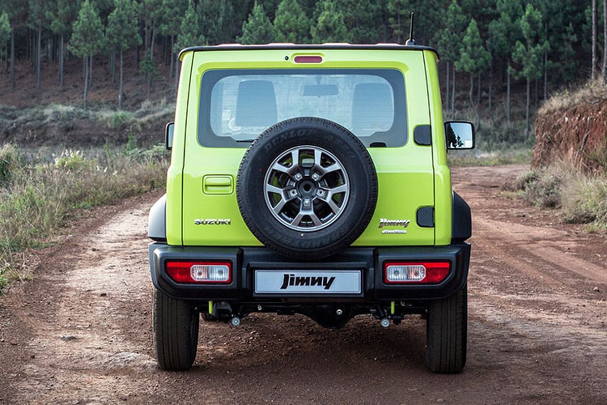 Suzuki Jimny 2023 phiên bản 5 cửa lộ diện “trần trụi”, chờ ra mắt - Hình 4 Suzuki Jimny 2023 phien ban 5 cua lo dien “tran trui”, cho ra mat-Hinh-4