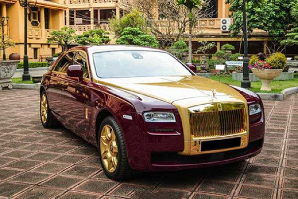 Rolls-Royce Ghost mạ vàng của đại gia "Quyết còi" đấu giá lần 5 - Hình 4 Rolls-Royce Ghost ma vang cua dai gia