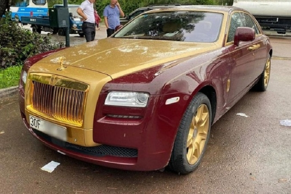 Rolls-Royce Ghost mạ vàng của đại gia "Quyết còi" đấu giá lần 5 - Hình 7 Rolls-Royce Ghost ma vang cua dai gia