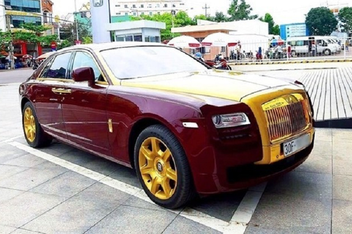 Rolls-Royce Ghost mạ vàng của đại gia "Quyết còi" đấu giá lần 5 Rolls-Royce Ghost ma vang cua dai gia