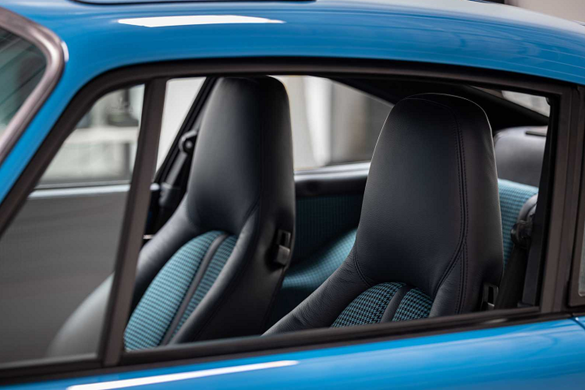 Everrati bàn giao chiếc Porsche 911 (964) chạy điện đầu tiên đến Mỹ - Hình 5 Everrati ban giao chiec Porsche 911 (964) chay dien dau tien den My-Hinh-5