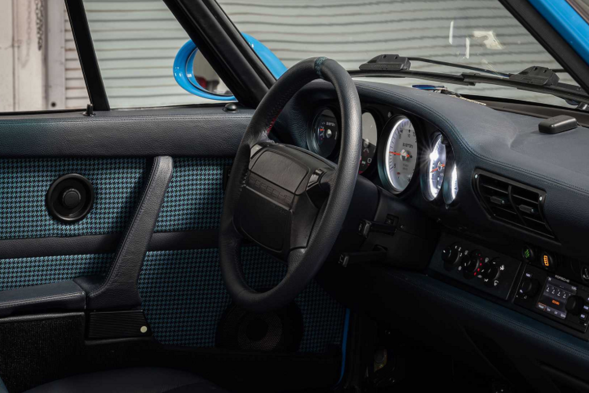 Everrati bàn giao chiếc Porsche 911 (964) chạy điện đầu tiên đến Mỹ - Hình 6 Everrati ban giao chiec Porsche 911 (964) chay dien dau tien den My-Hinh-6