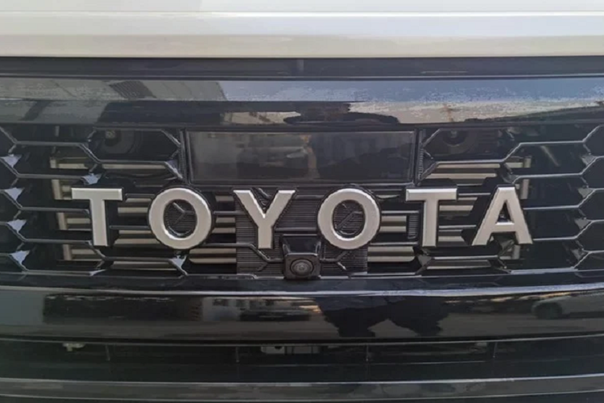 Toyota Hilux GR Sport độc nhất Việt Nam chào bán hơn 1 tỷ đồng - Hình 10 Toyota Hilux GR Sport doc nhat Viet Nam chao ban hon 1 ty dong-Hinh-10