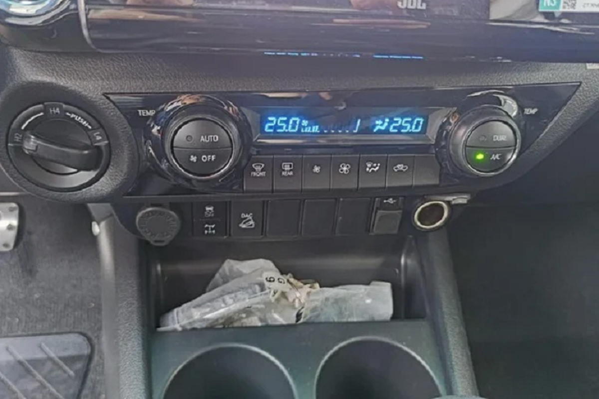 Toyota Hilux GR Sport độc nhất Việt Nam chào bán hơn 1 tỷ đồng - Hình 11 Toyota Hilux GR Sport doc nhat Viet Nam chao ban hon 1 ty dong-Hinh-11