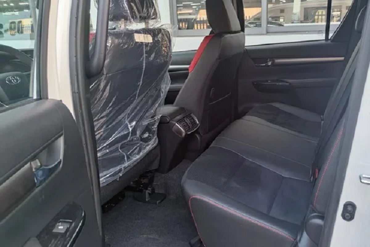 Toyota Hilux GR Sport độc nhất Việt Nam chào bán hơn 1 tỷ đồng - Hình 13 Toyota Hilux GR Sport doc nhat Viet Nam chao ban hon 1 ty dong-Hinh-13