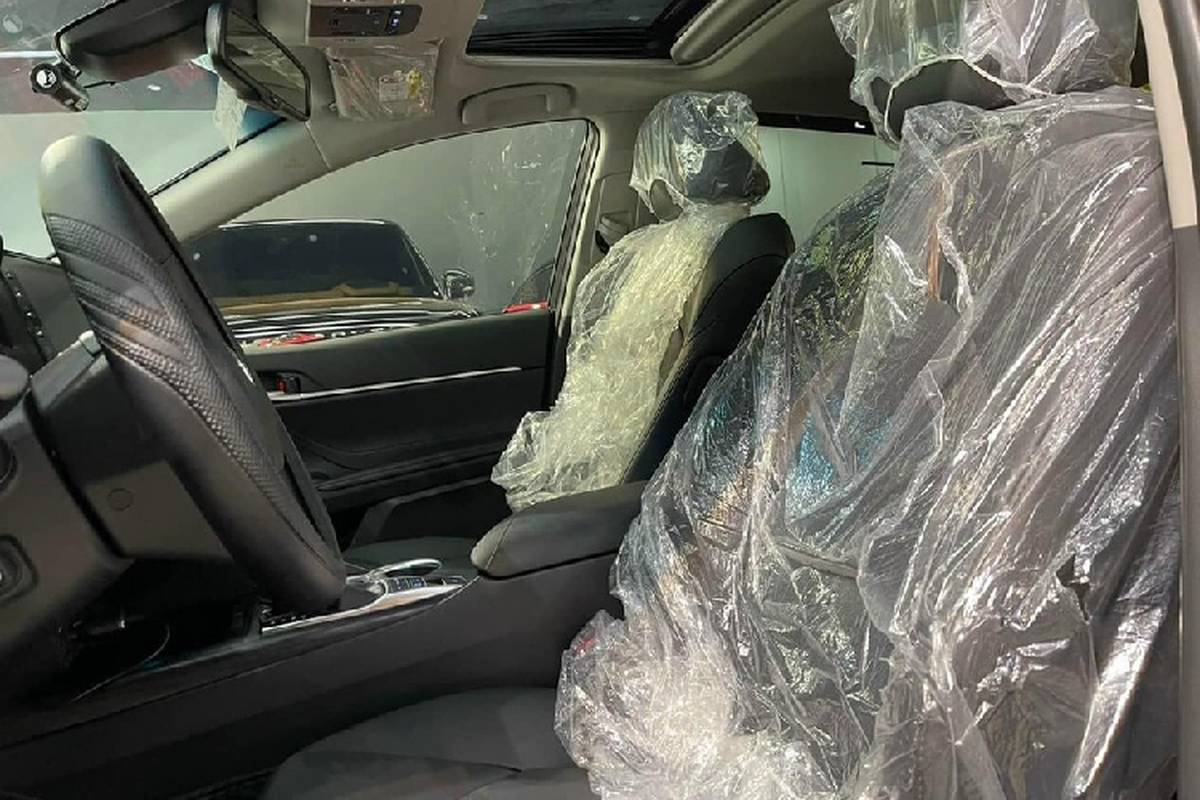 Toyota Camry 2022 biển “lộc phát” Hà thành giảm hơn 500 triệu tìm khách - Hình 4 Toyota Camry 2022 bien “loc phat” Ha thanh giam hon 500 trieu tim khach-Hinh-4