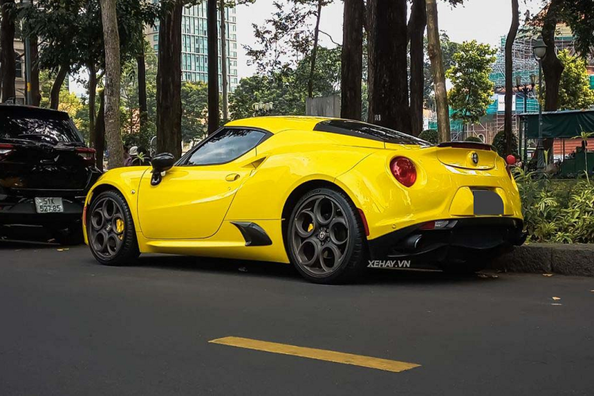 Tận thấy Alfa Romeo 4C Launch Edition hơn 4 tỷ độc nhất Việt Nam - Hình 4 Tan thay Alfa Romeo 4C Launch Edition hon 4 ty doc nhat Viet Nam-Hinh-4