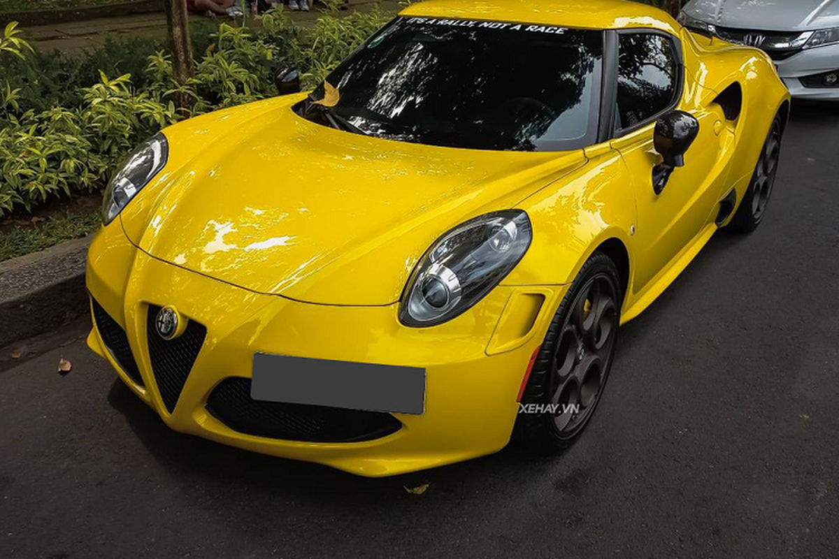 Tận thấy Alfa Romeo 4C Launch Edition hơn 4 tỷ độc nhất Việt Nam Tan thay Alfa Romeo 4C Launch Edition hon 4 ty doc nhat Viet Nam
