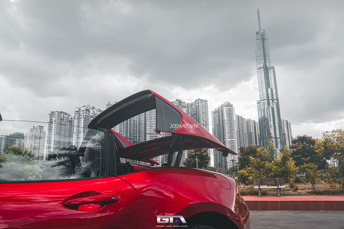 Chiếc Mazda MX-5 RF 2022 “độc nhất vô nhị” tại Việt Nam ở Sài Gòn - Hình 7 Chiec Mazda MX-5 RF 2022 “doc nhat vo nhi” tai Viet Nam o Sai Gon-Hinh-7