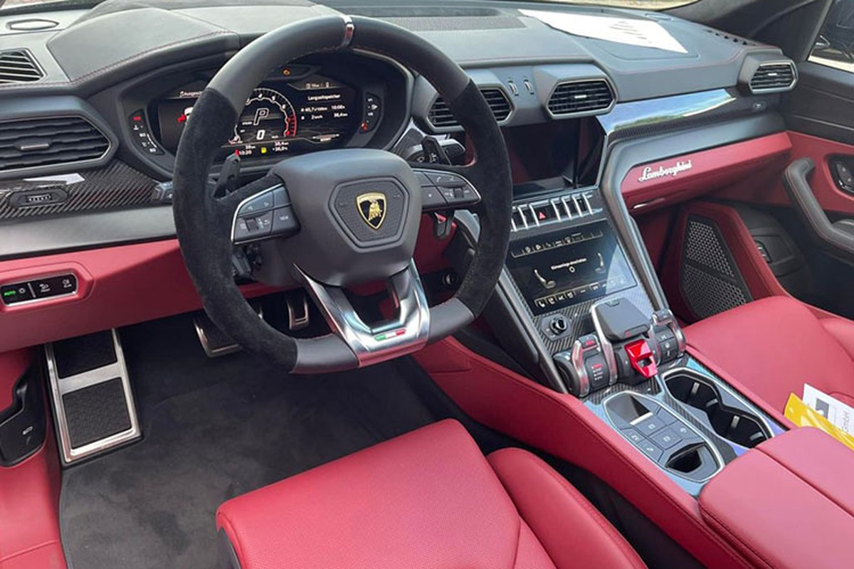 Tận thấy Lamborghini Urus hơn 20 tỷ màu đen "độc nhất" ở Sài Gòn - Hình 5 Tan thay Lamborghini Urus hon 20 ty mau den