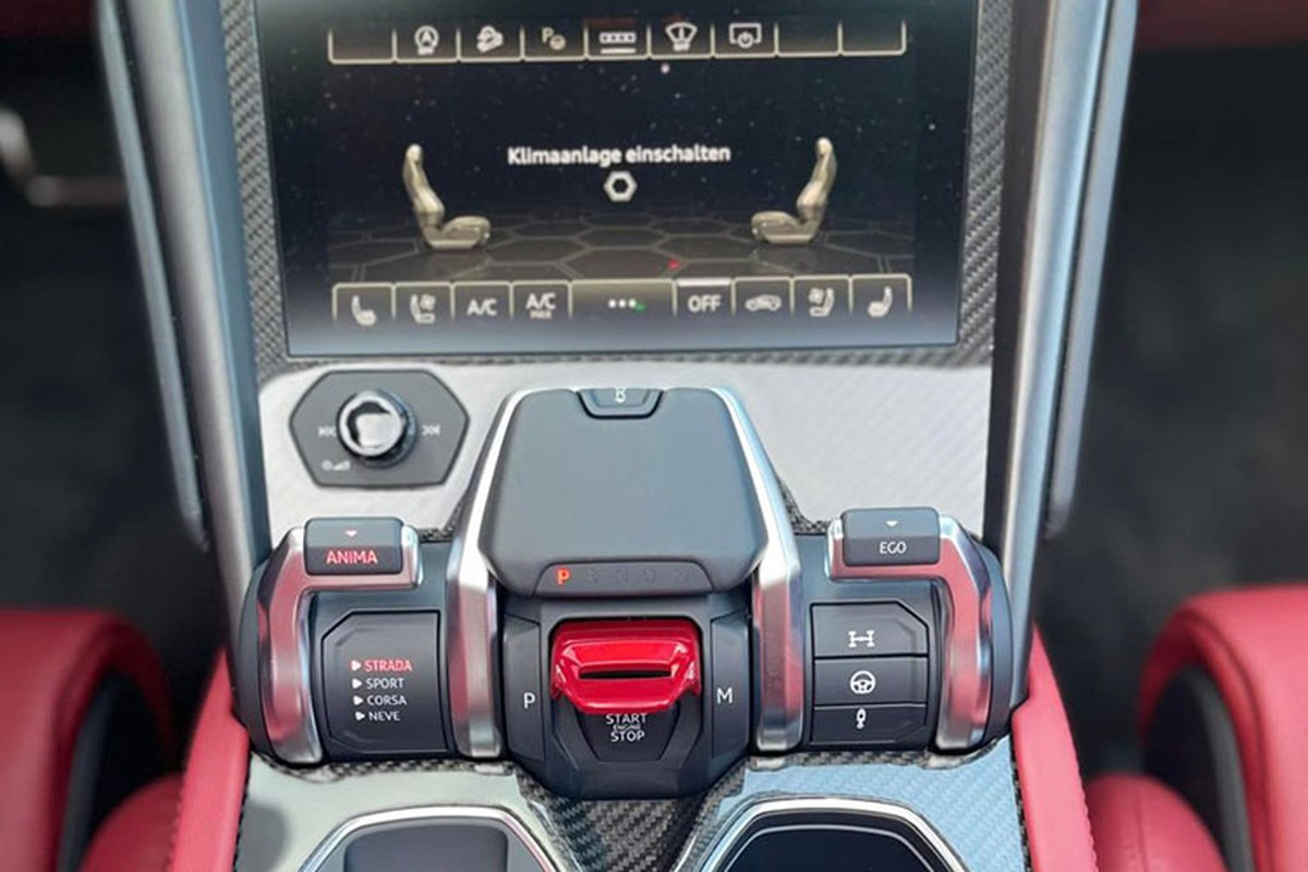 Tận thấy Lamborghini Urus hơn 20 tỷ màu đen "độc nhất" ở Sài Gòn - Hình 7 Tan thay Lamborghini Urus hon 20 ty mau den