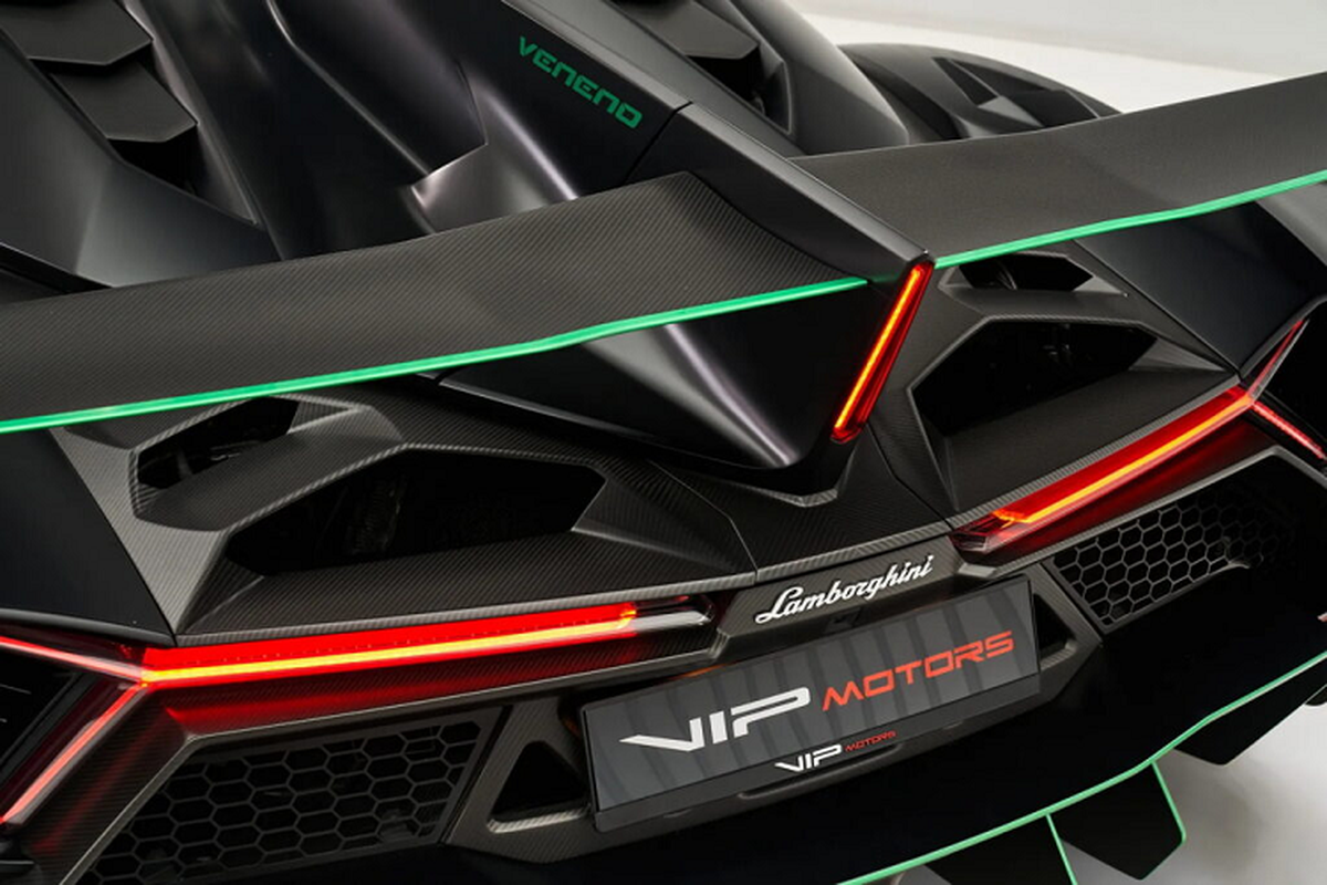Lamborghini Veneno Roadster được rao bán, giá quy đổi 225 tỷ đồng - Hình 11 Lamborghini Veneno Roadster duoc rao ban, gia quy doi 225 ty dong-Hinh-11