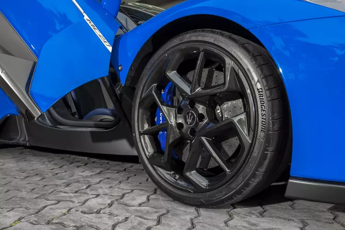 Maserati MC20 chính hãng "chào hàng" đại giai Việt hơn 16 tỷ đồng - Hình 3 Maserati MC20 chinh hang