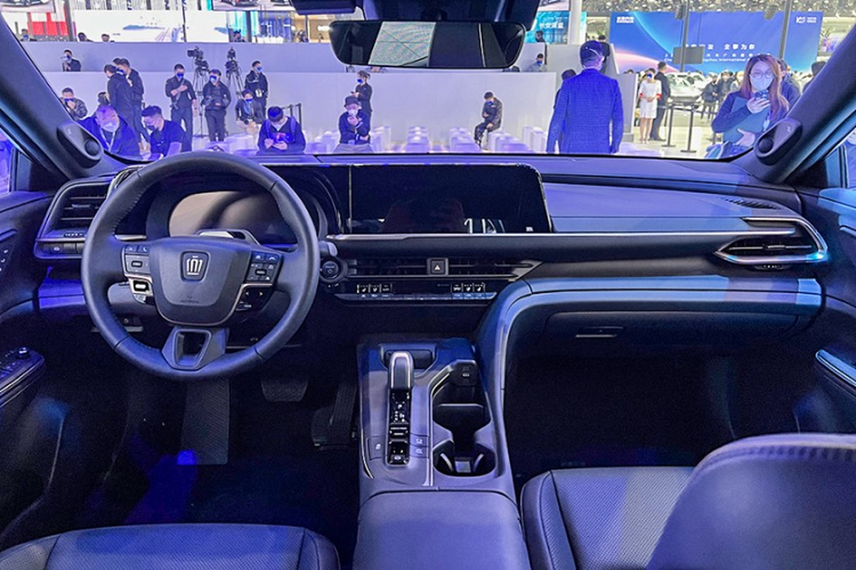 Toyota Crown Sedan 2024 - “xe bộ trưởng” ra mắt thị trưởng tỷ dân - Hình 10 Toyota Crown Sedan 2024 - “xe bo truong” ra mat thi truong ty dan-Hinh-10